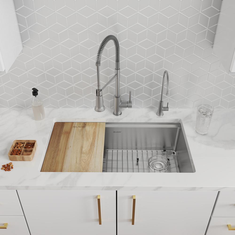 Elkay Crosstown Undermount 30-in x 18.5-in Polished Satin
