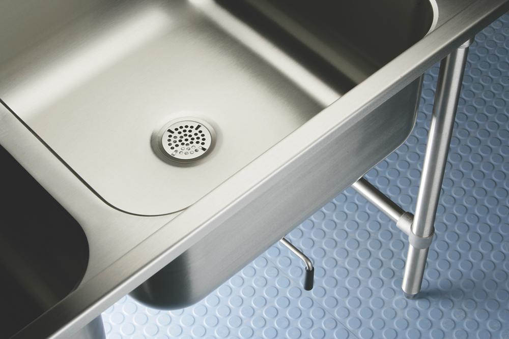 InterDesign Drain Board with Swivel Spout - Frost, 16.2 x 13.7 in - Kroger